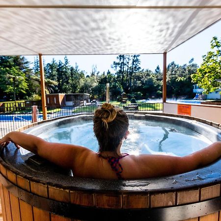 Sapphire Springs Holiday Park And Thermal Pools Katikati Exterior photo