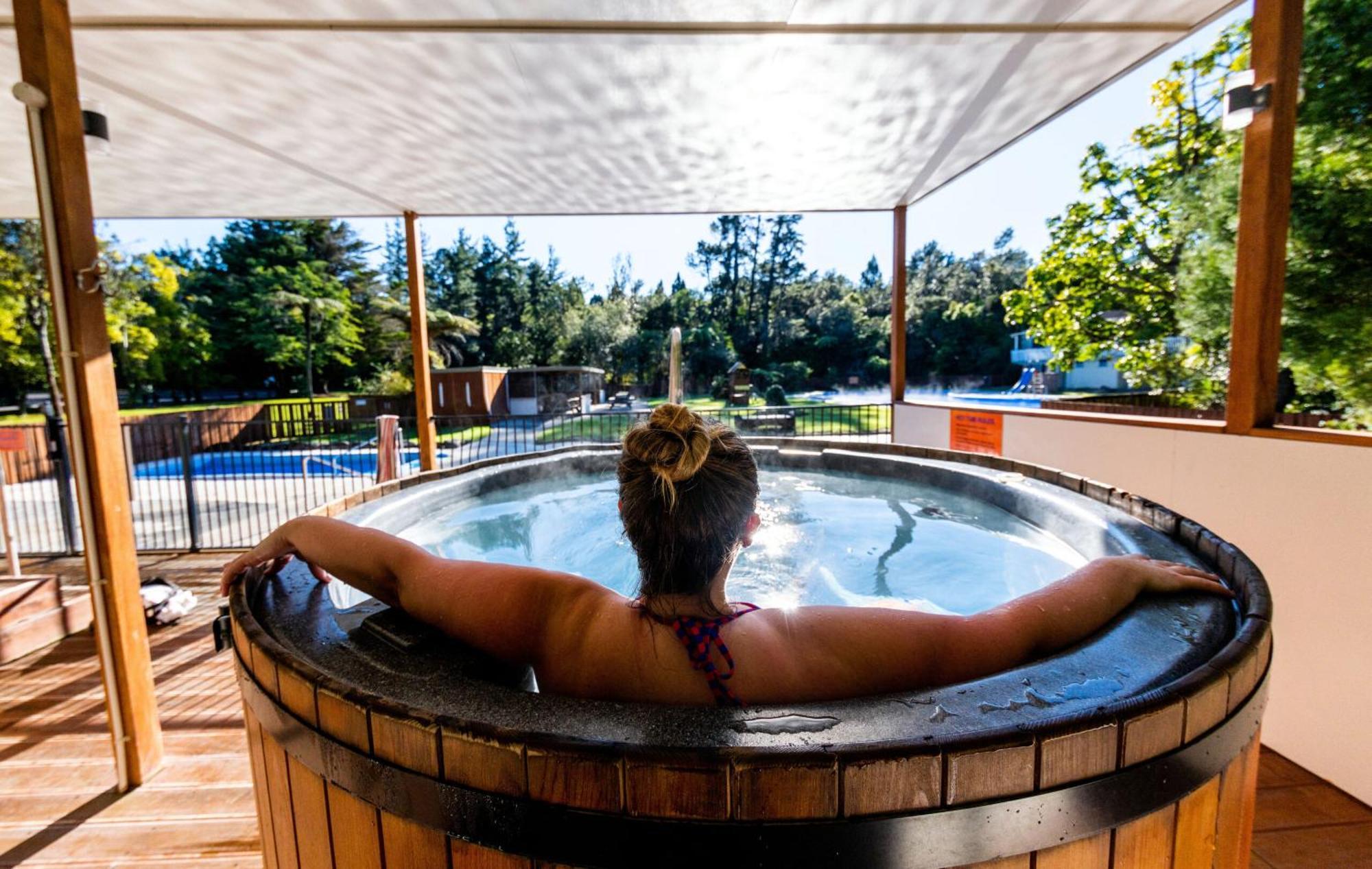 Sapphire Springs Holiday Park And Thermal Pools Katikati Exterior photo